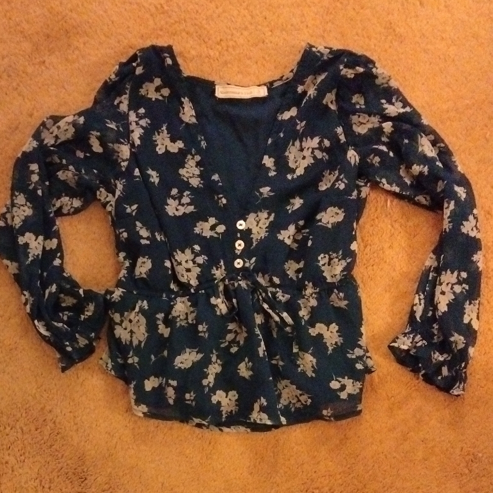 ABERCROMBIE & FITCH- Polyester Blue Floral Blouse Size S